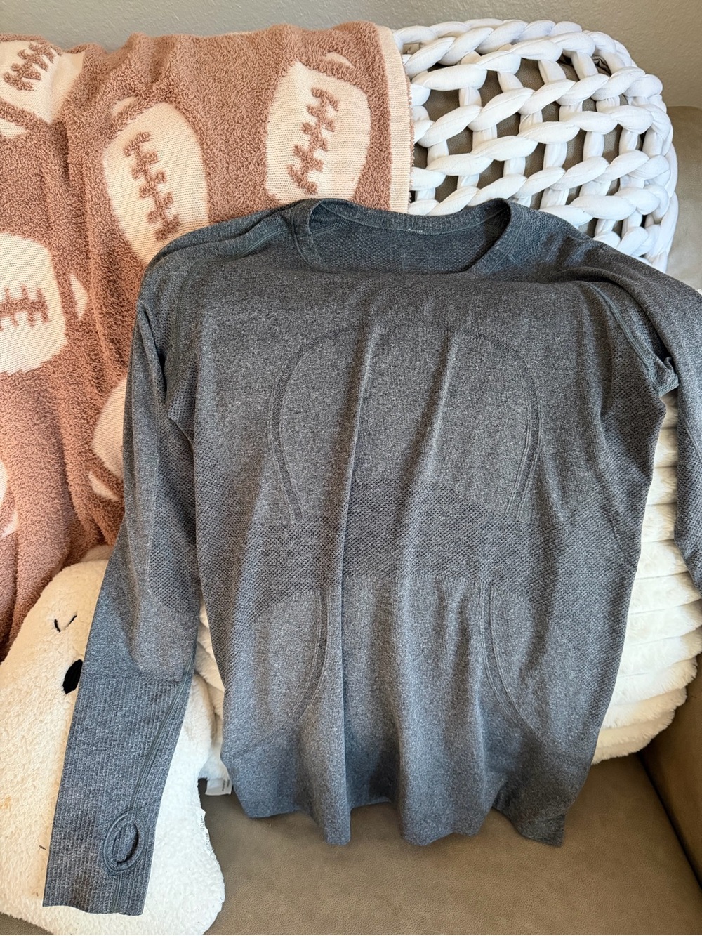 lululemon athletica Women's Long-Sleeve Gray Seamless Tee